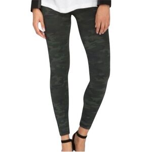 Spanx Seamless Camo Leggings size Large